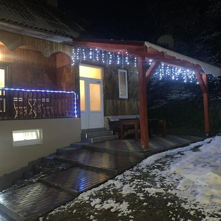 Cottage house โปโดโบเวียตส์ ภายนอก รูปภาพ