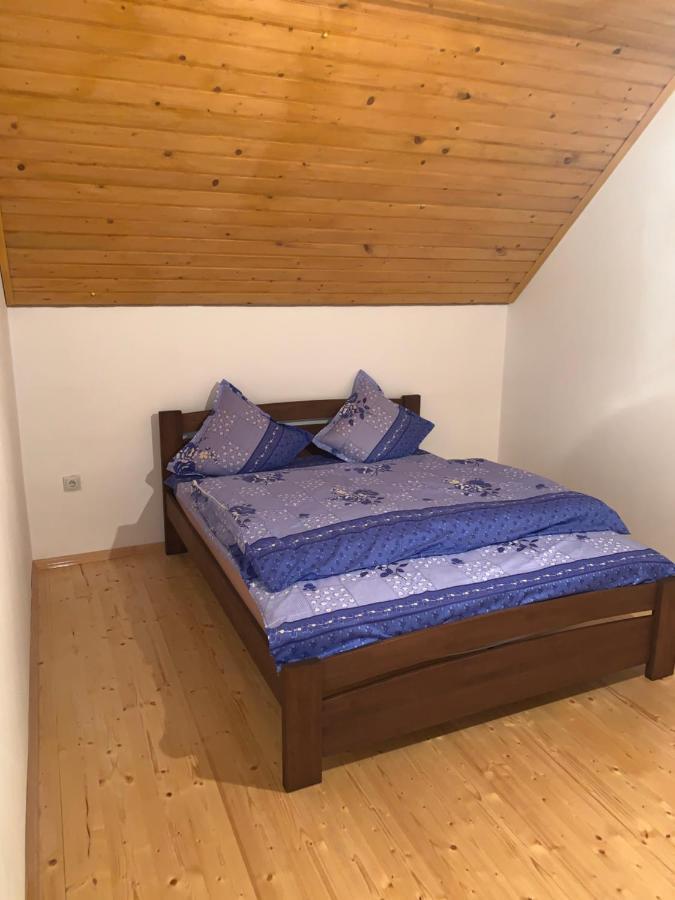 Cottage house โปโดโบเวียตส์ ภายนอก รูปภาพ