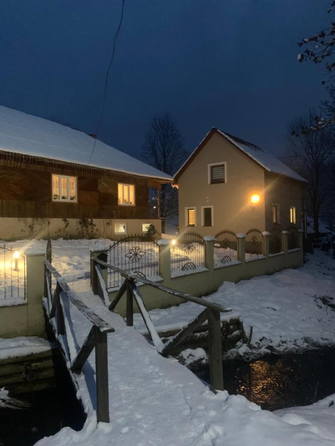 Cottage house โปโดโบเวียตส์ ภายนอก รูปภาพ