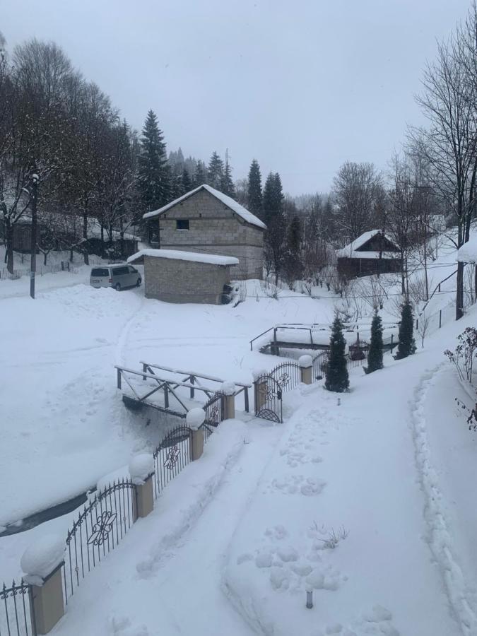 Cottage house โปโดโบเวียตส์ ภายนอก รูปภาพ