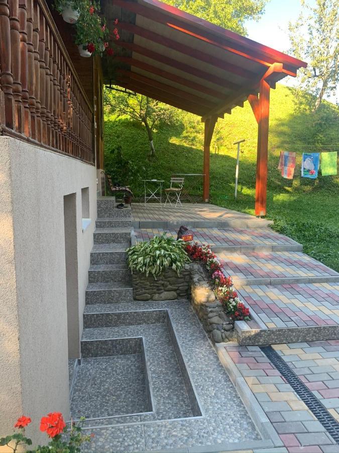 Cottage house โปโดโบเวียตส์ ภายนอก รูปภาพ