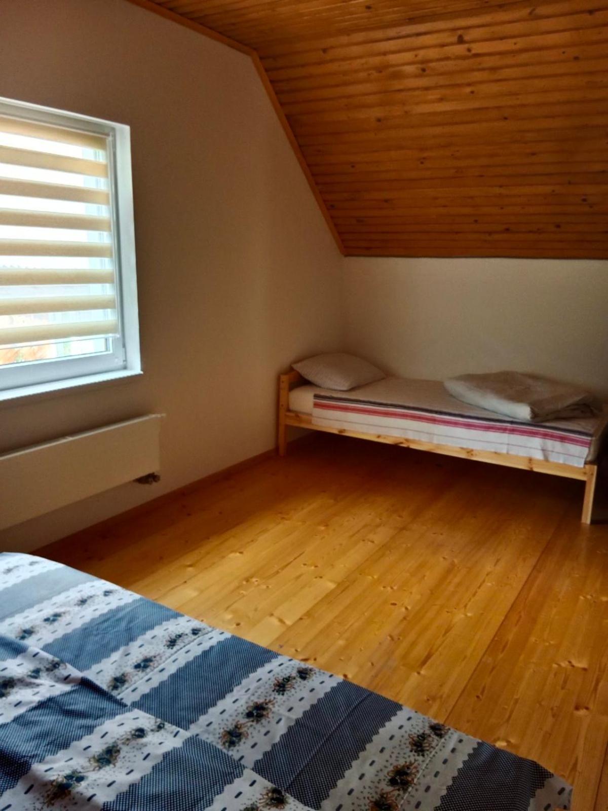 Cottage house โปโดโบเวียตส์ ภายนอก รูปภาพ